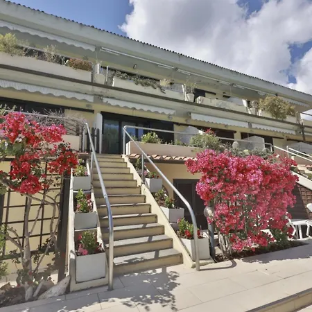 Free Parking Pool With A Sea View Διαμέρισμα *