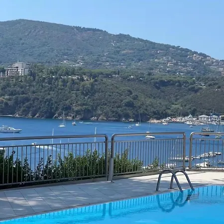 Free Parking Pool With A Sea View