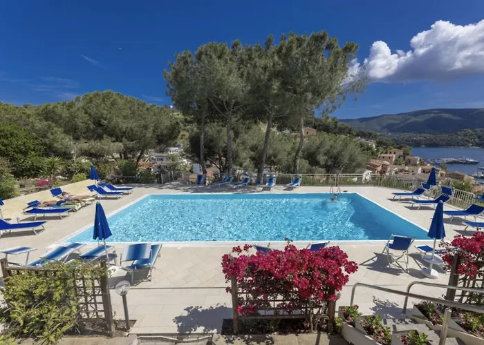 Free Parking Pool With A Sea View